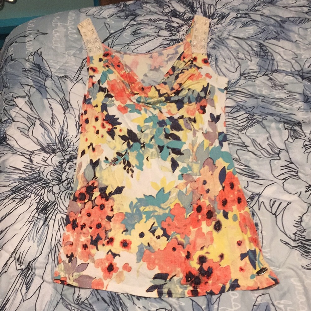 Spring Flowery Tank Top 🌸 - Picture 3 of 4
